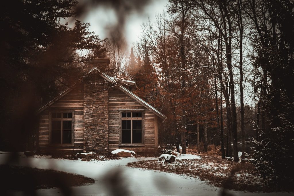Choosing the Right Off-Grid Property
